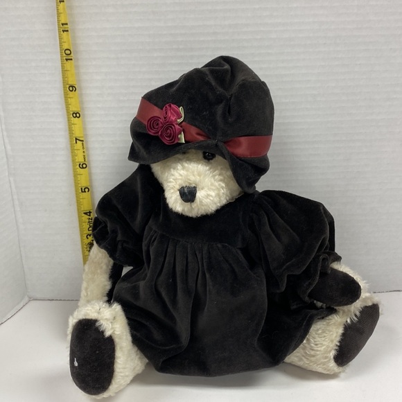 Boyds Bears Archive Collection Bear with Black Velvet Dress & Coordinating Hat - Picture 8 of 9
